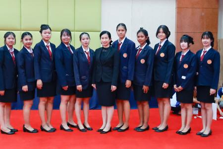 คณะดำเนินงาน อวท.วิทยาลัยเทคนิคโพธาราม นำโดยอาจารย์สาวิตรี บุญทรง ครูที่ปรึกษา